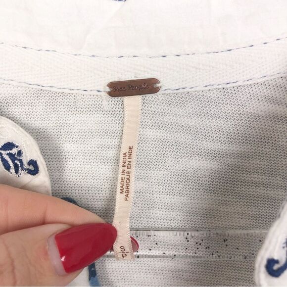 FREE PEOPLE | Sundance Kid White Blue Embroidered Henley Top Women’s Size Small - Picture 9 of 13